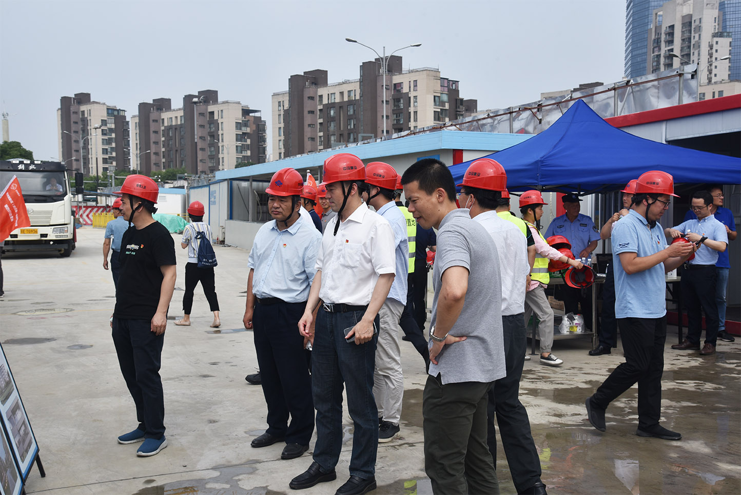 【共建促发展】区住建局联合集团公司开展“提升建设质量 打造精品项目”党史学习活动